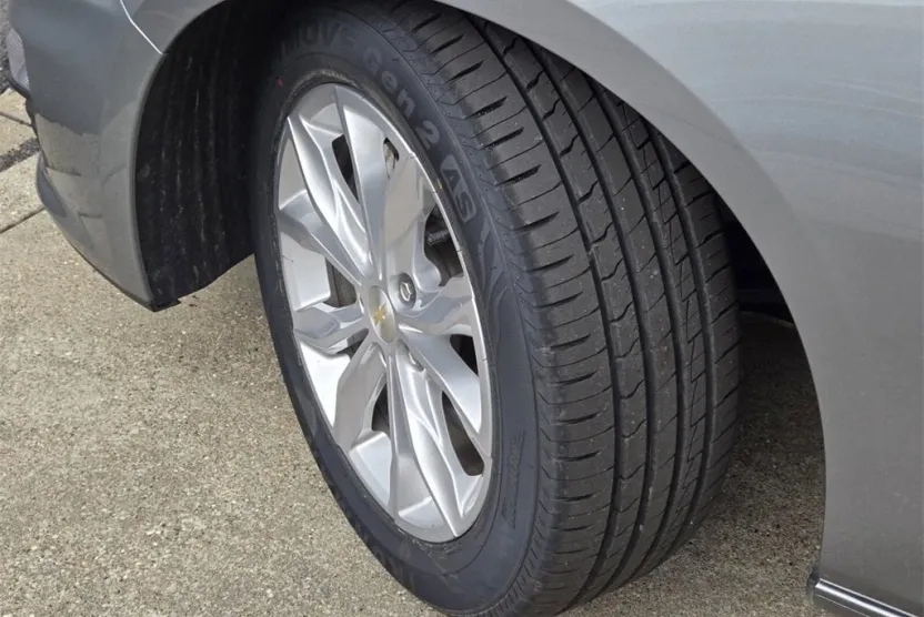 2024 Chevrolet Malibu 1LT photo 1