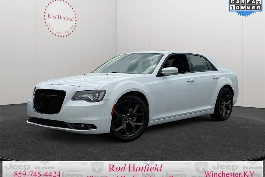2022 Chrysler 300 S photo 1