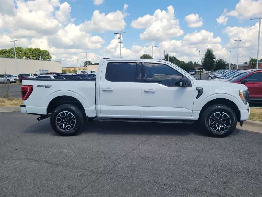2023 Ford F-150 XLT photo 1