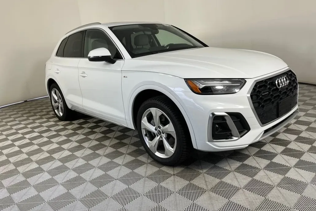 2022 Audi Q5 45 S line Premium photo 1