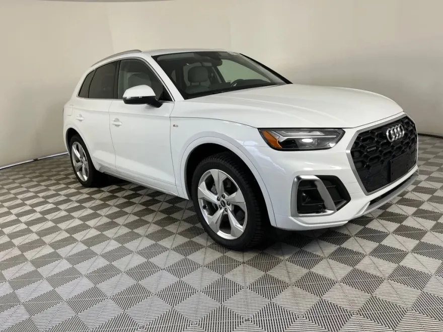 2022 Audi Q5 45 S line Premium photo 1