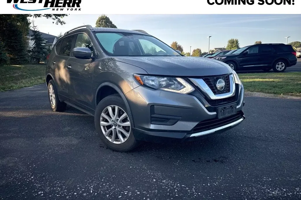 2020 Nissan Rogue SV photo 1