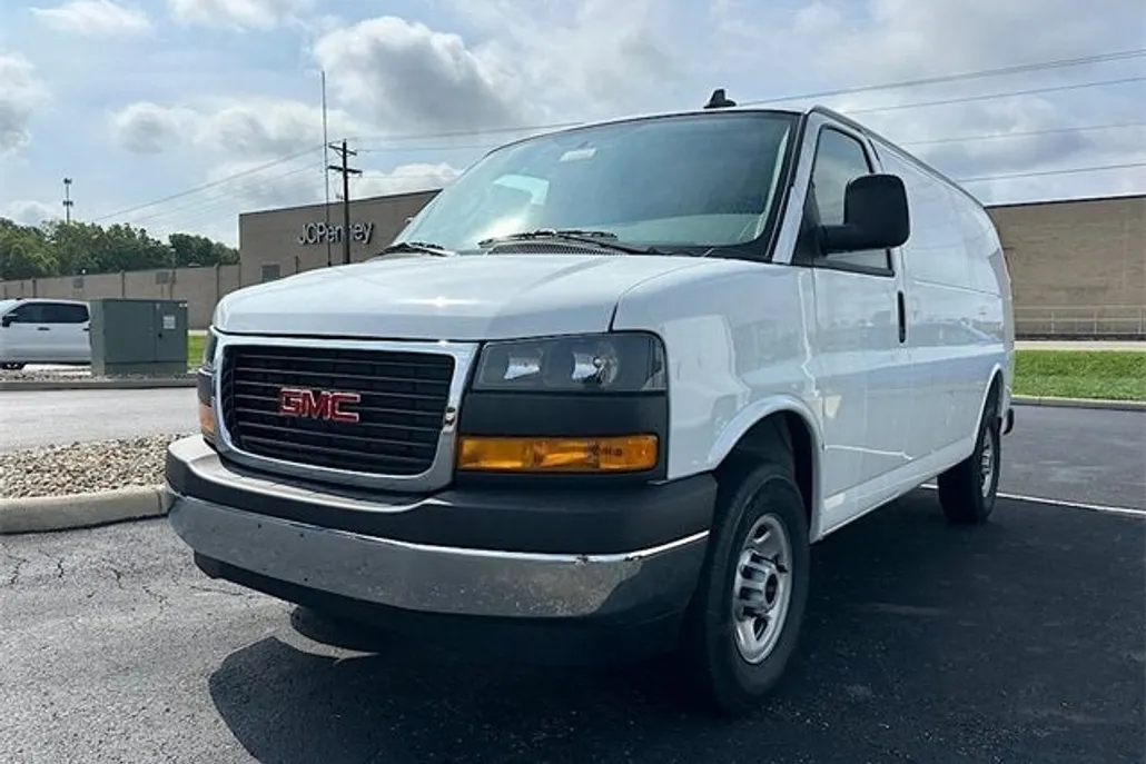 2025 Gmc Savana Cargo 2500 photo 1