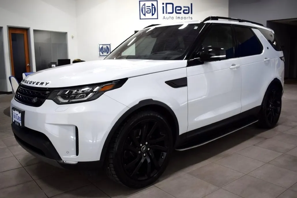 2017 Land Rover Discovery HSE Luxury photo 1