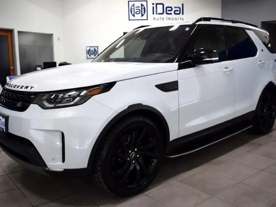2017 Land Rover Discovery HSE Luxury photo 1