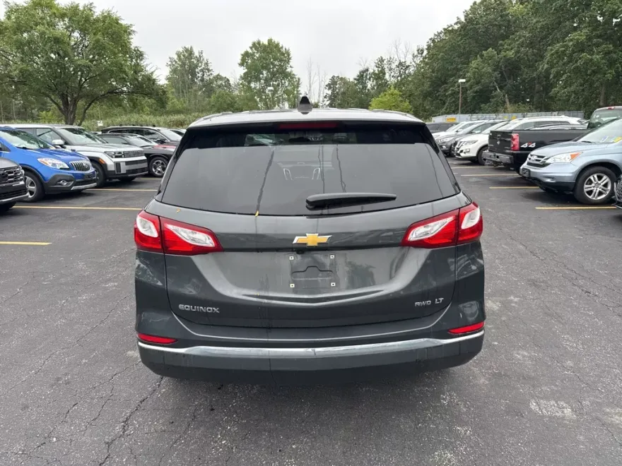 2019 Chevrolet Equinox LT photo 1