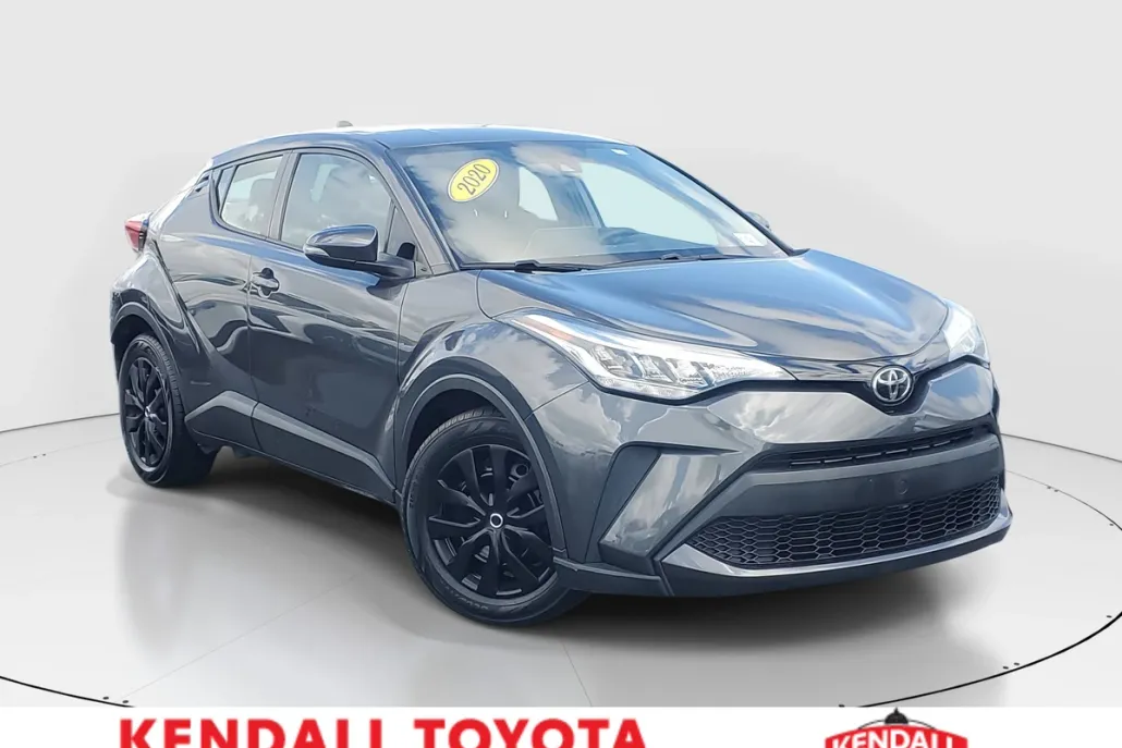 2020 Toyota C-HR LE photo 1