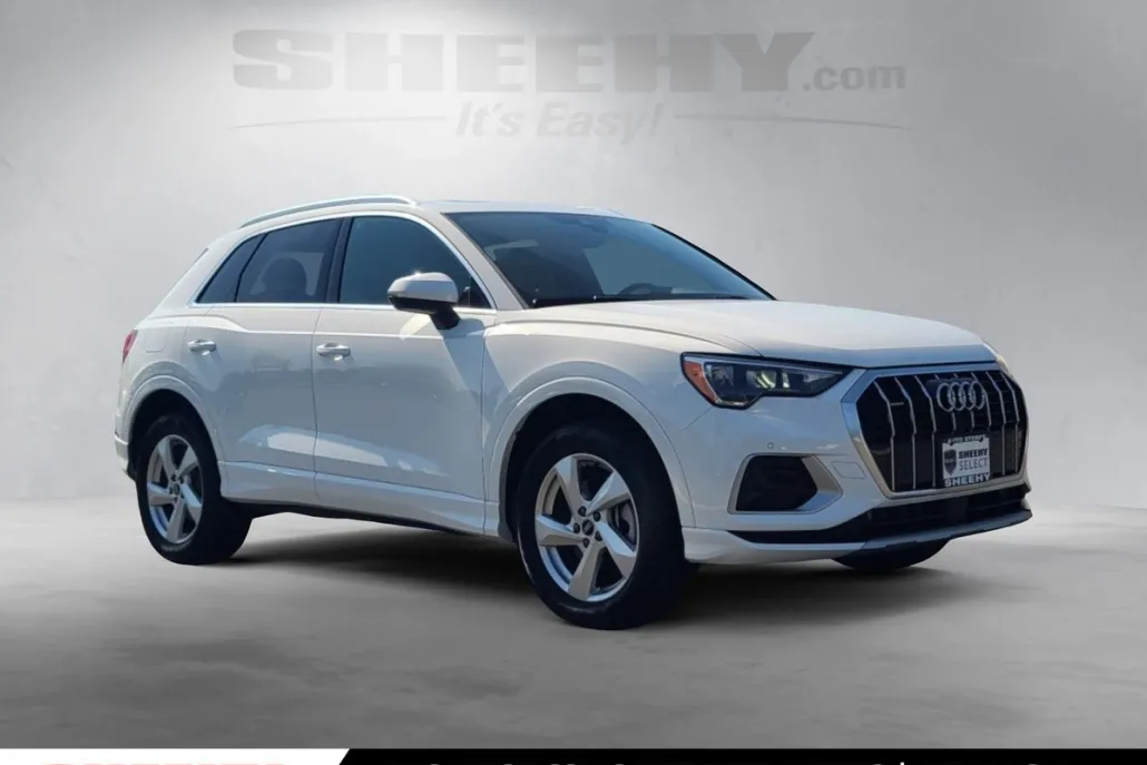 2022 Audi Q3 Premium photo 1