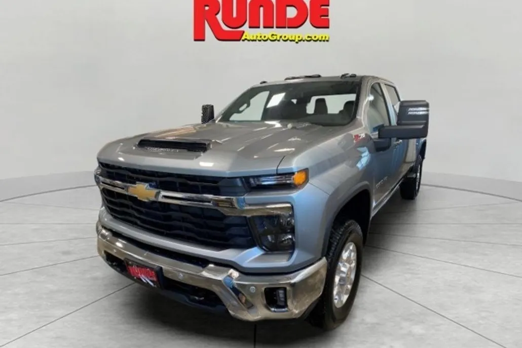 2025 Chevrolet Silverado 2500HD LT photo 1