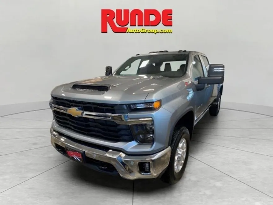 2025 Chevrolet Silverado 2500HD LT photo 1