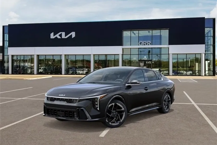 2025 Kia K4 GT-Line photo 1