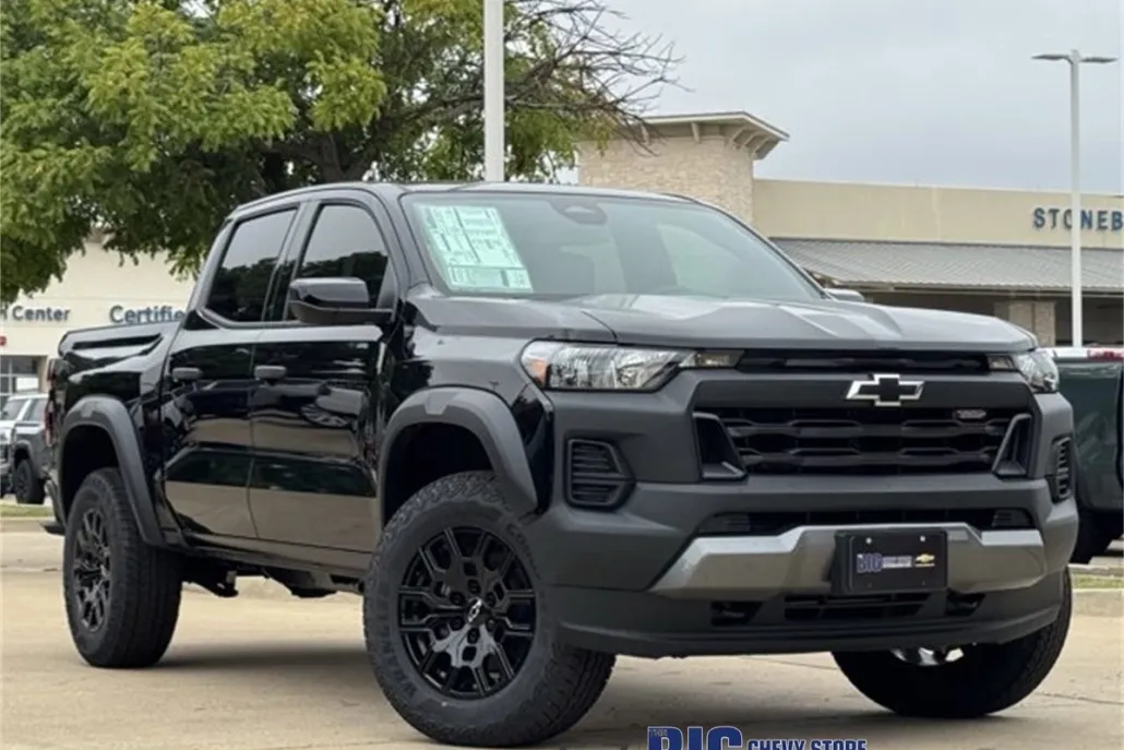 2026 Chevrolet Colorado Trail Boss photo 1