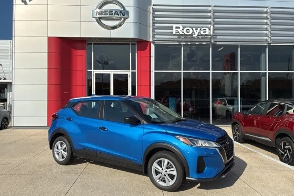 2025 Nissan Kicks Play S photo 1