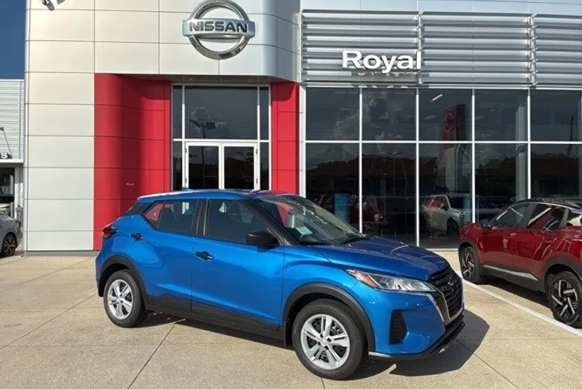 2025 Nissan Kicks Play S photo 1