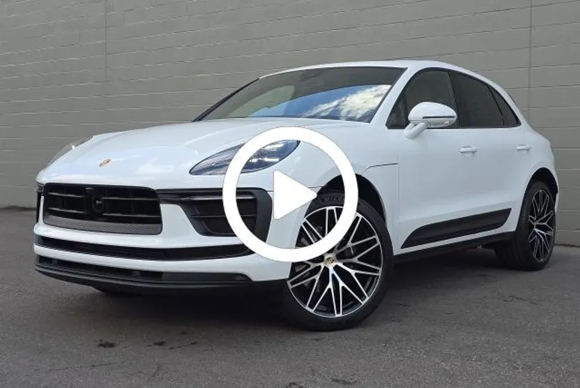 2025 Porsche Macan T photo 1