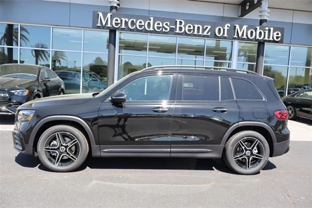 2025 Mercedes Benz GLB 250 photo 1