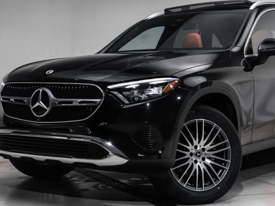 2024 Mercedes Benz GLC 300 4MATIC photo 1