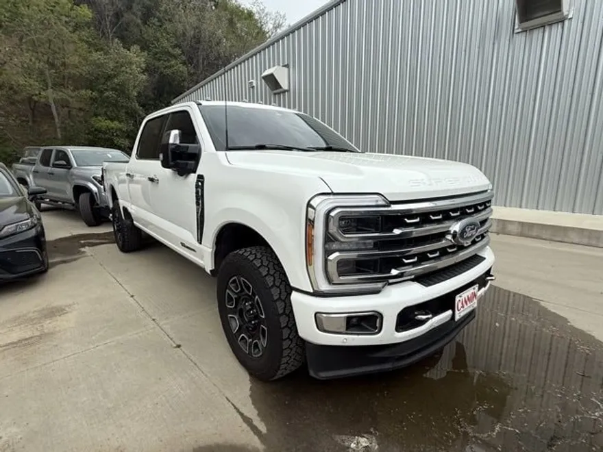 2023 Ford F-250 Platinum photo 1