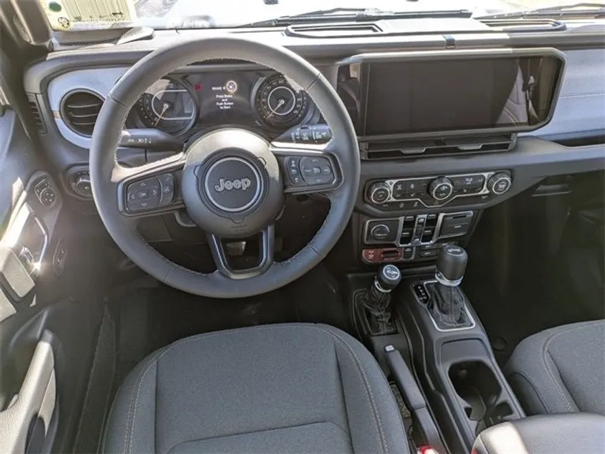 2025 Jeep Wrangler Willys photo 22