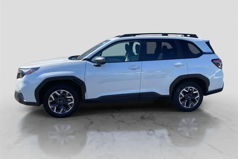 2025 Subaru Forester Premium Base photo 1