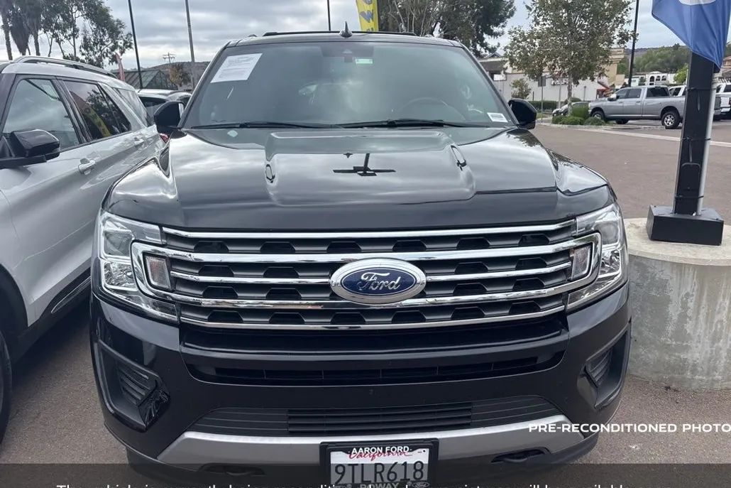2021 Ford Expedition MAX XLT photo 1