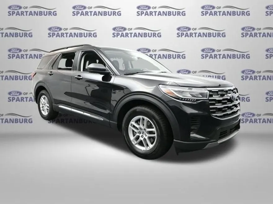 2025 Ford Explorer photo 1