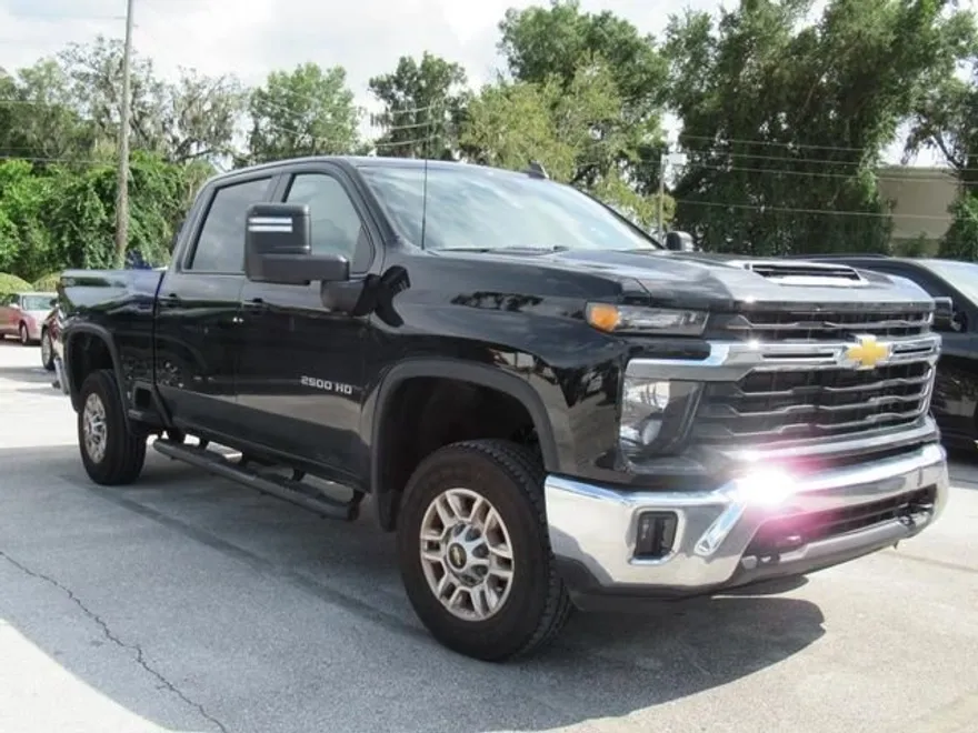 2024 Chevrolet Silverado 2500HD LT photo 1
