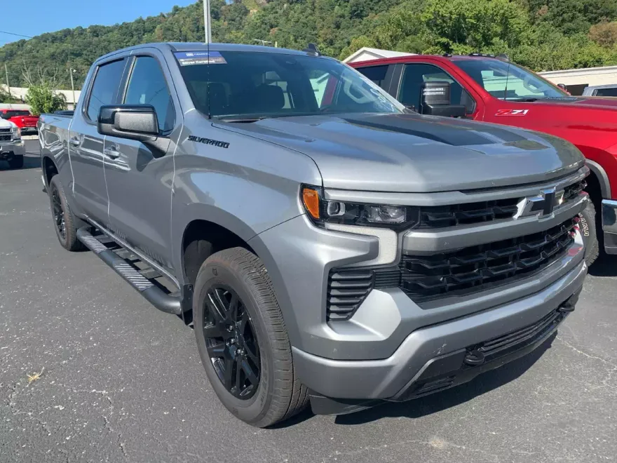2023 Chevrolet Silverado 1500 RST photo 1