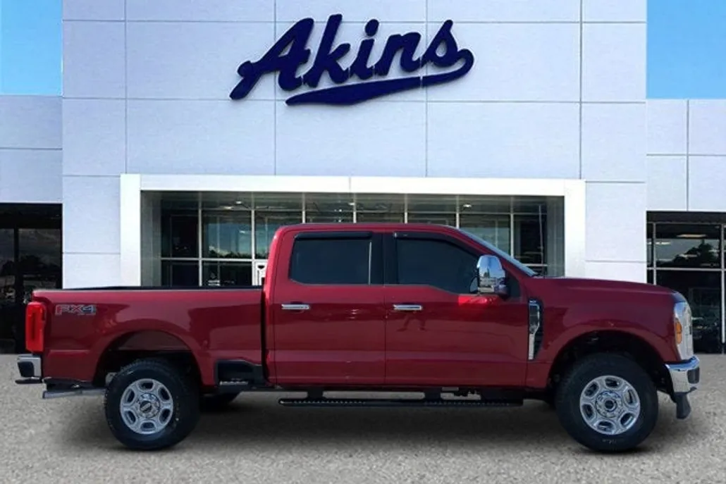 2025 Ford F-250 XLT photo 1