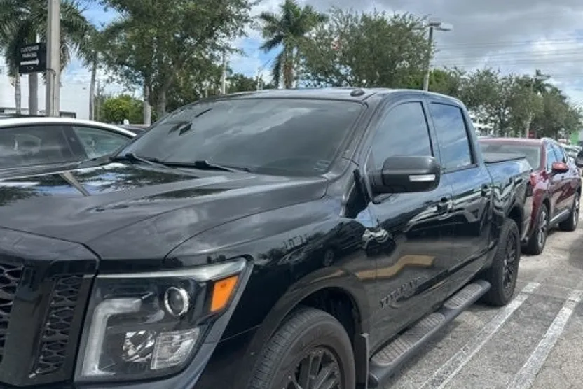 2019 Nissan Titan SV photo 1
