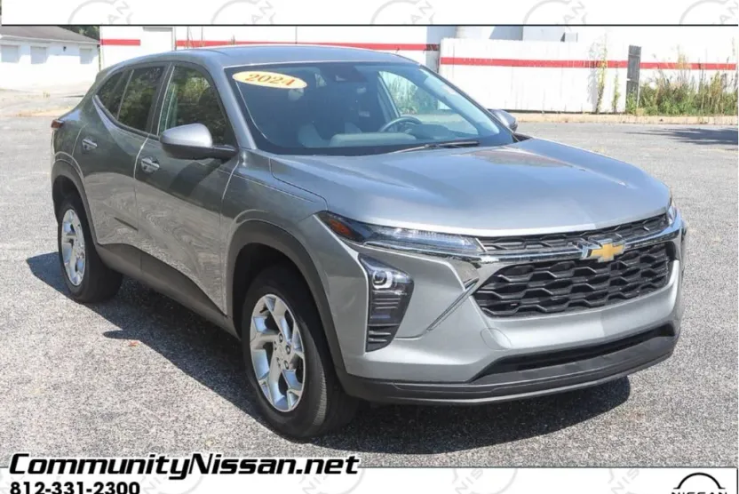 2024 Chevrolet Trax LS photo 1