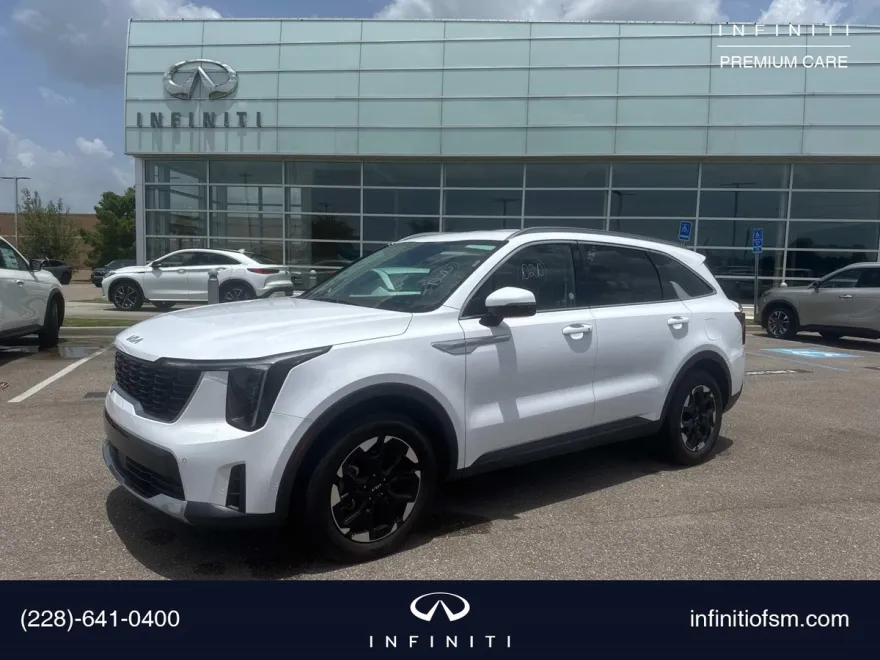 2024 Kia Sorento S photo 1