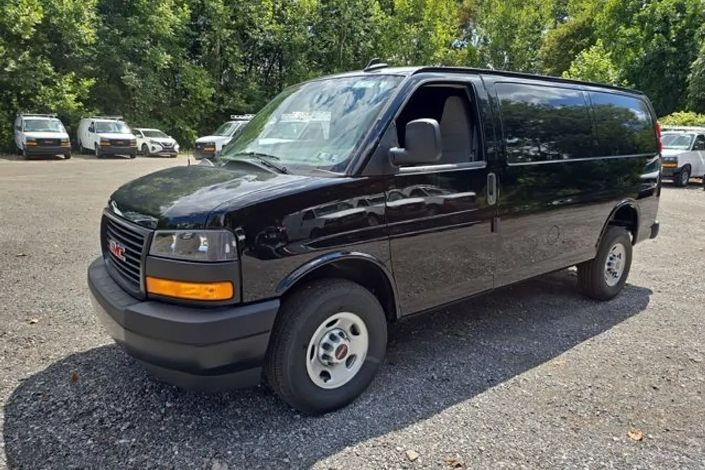 2025 Gmc Savana 2500 Cargo photo 1