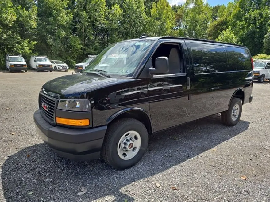 2025 Gmc Savana 2500 Cargo photo 1