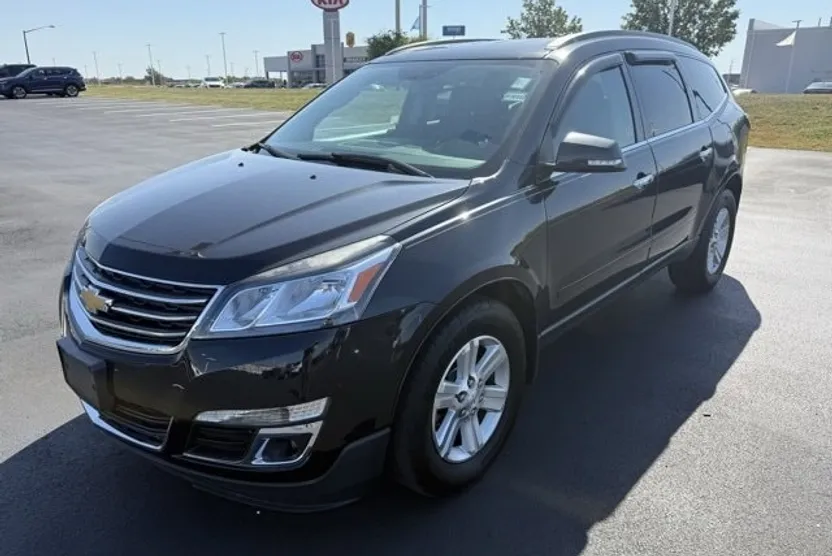 2014 Chevrolet Traverse 2LT photo 1