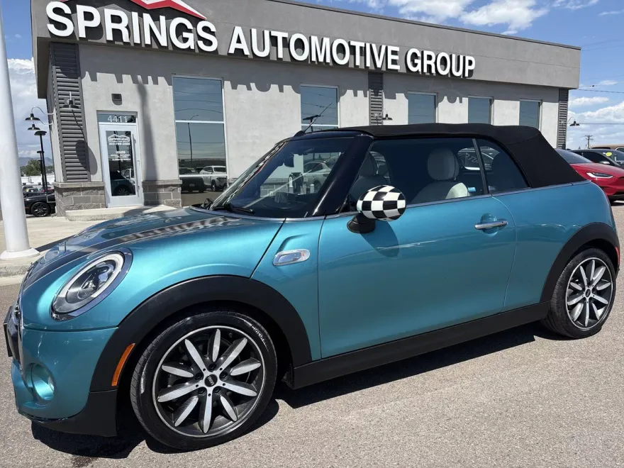2016 Mini Cooper Convertible S photo 1