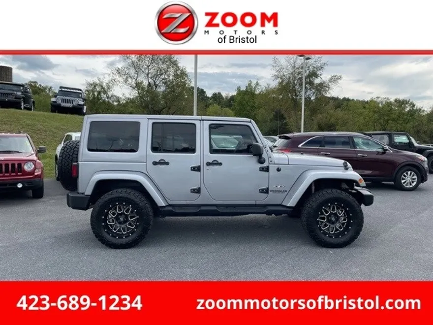 2017 Jeep Wrangler Unlimited Sahara photo 1