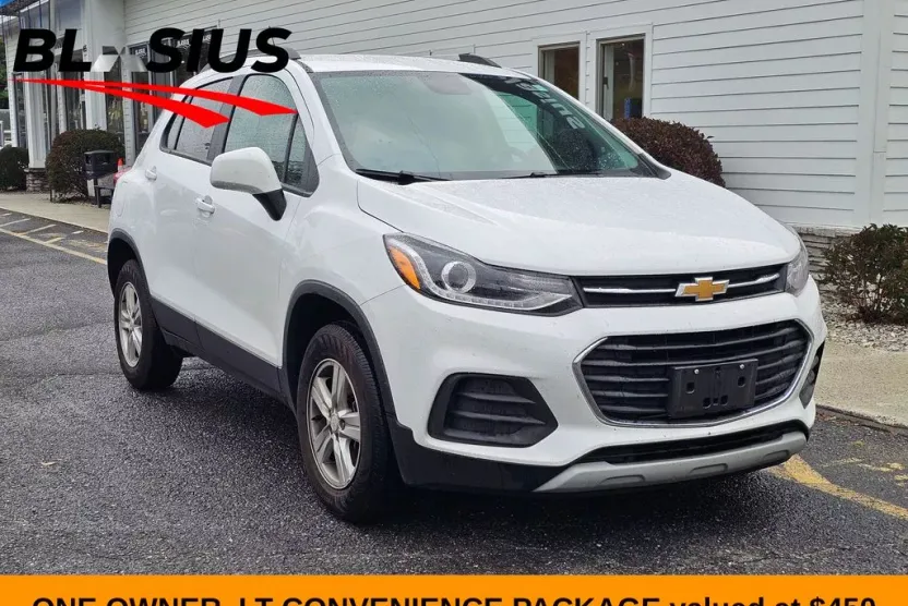 2022 Chevrolet Trax LT photo 1
