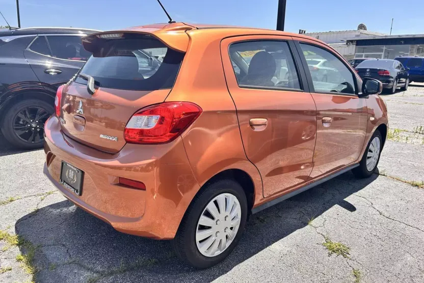 2018 Mitsubishi Mirage ES photo 1