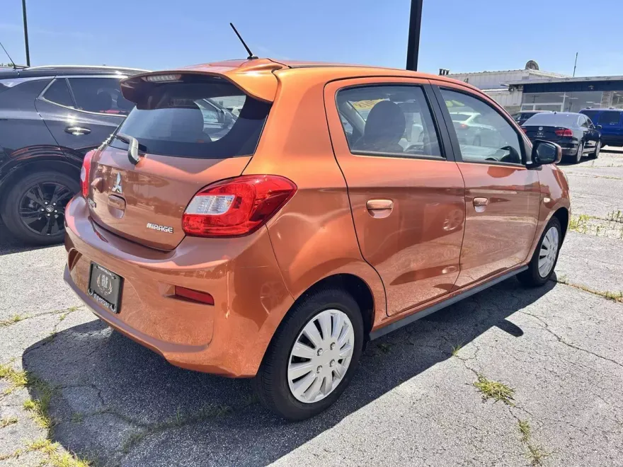 2018 Mitsubishi Mirage ES photo 1