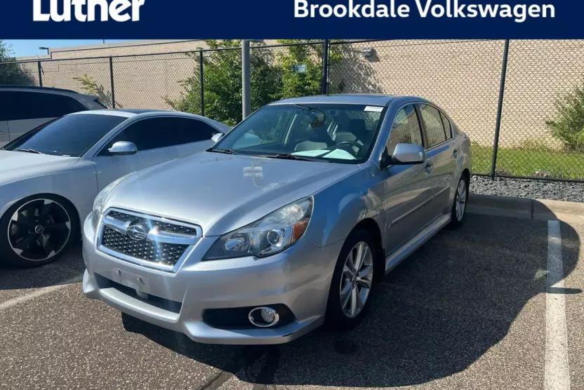 2013 Subaru Legacy 2.5i Limited photo 1