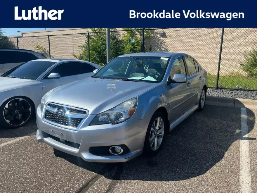 2013 Subaru Legacy 2.5i Limited photo 1