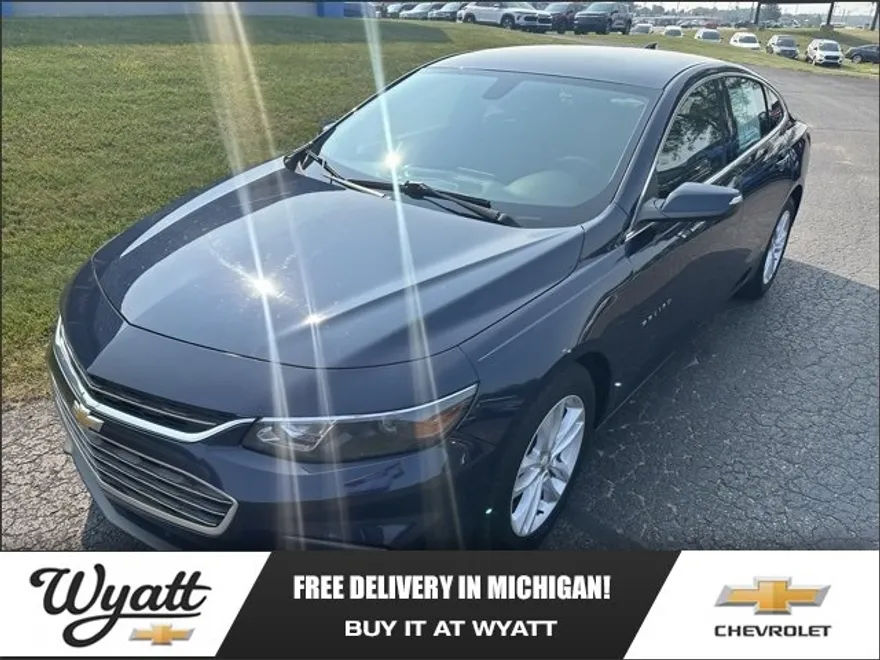 2018 Chevrolet Malibu 1LT photo 1