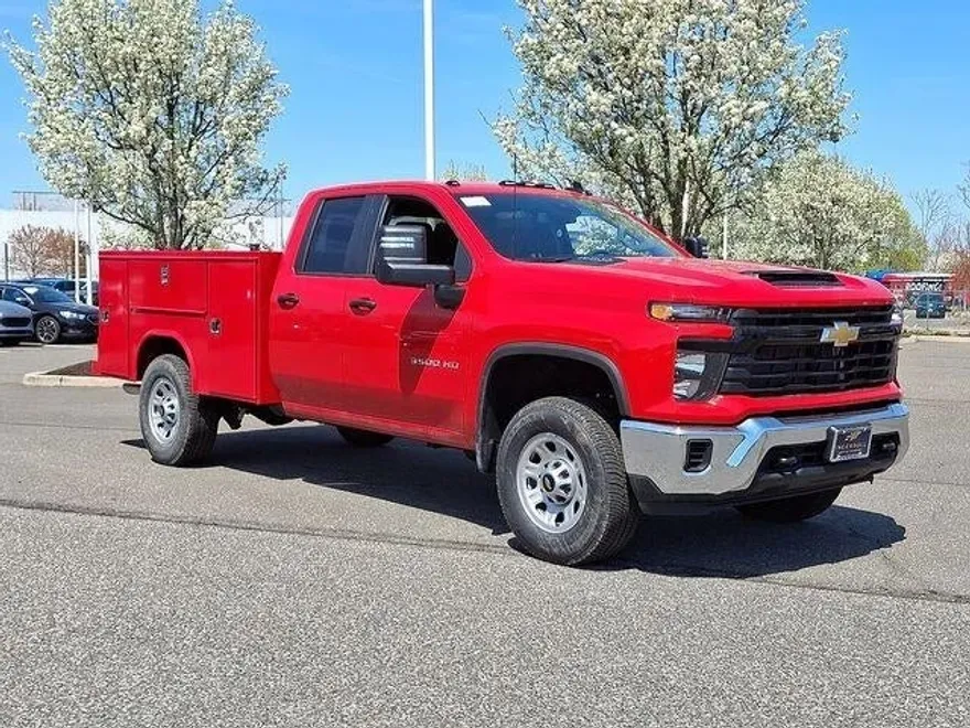 2025 Chevrolet Silverado 3500HD photo 1