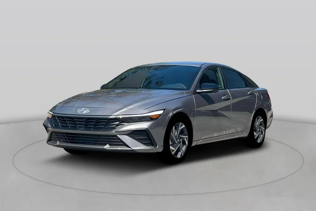 2025 Hyundai Elantra SEL Sport photo 1