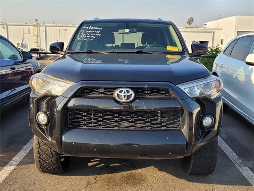 2018 Toyota 4Runner SR5 photo 1