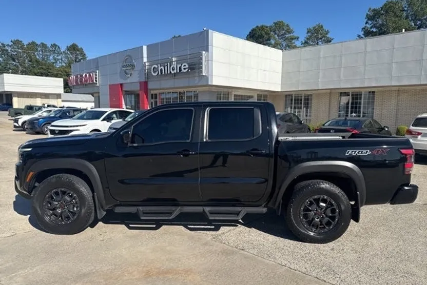 2022 Nissan Frontier PRO-4X photo 1