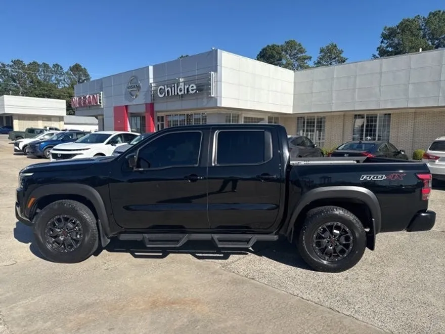 2022 Nissan Frontier PRO-4X photo 1