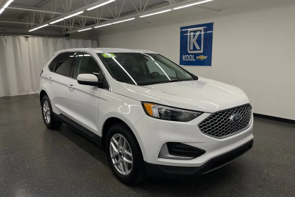 2024 Ford Edge SEL photo 1