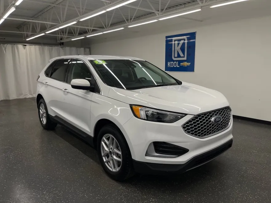 2024 Ford Edge SEL photo 1
